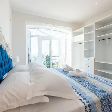 Willa Piano With Stunning View, Heated Outdoor Pool & Gaming Opatija