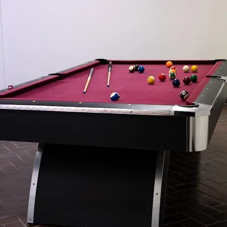 Villa Piano With Stunning View, Heated Outdoor Pool & Gaming *