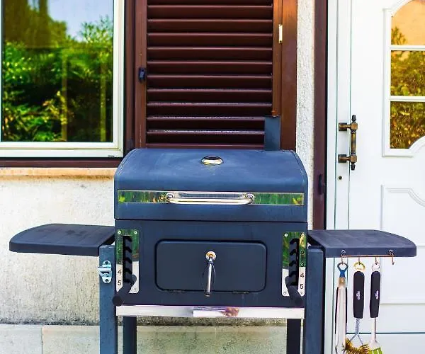 Willa Piano With Stunning View, Heated Outdoor Pool & Gaming *