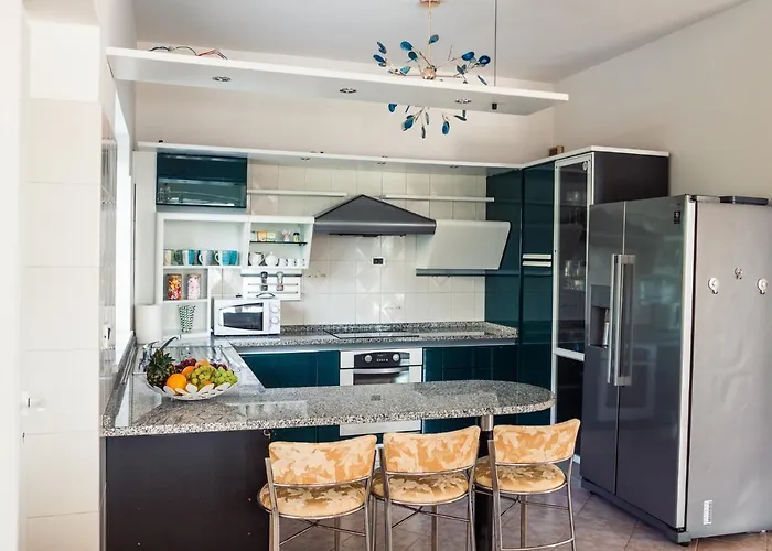 Piano With Stunning View, Heated Outdoor Pool & Gaming *