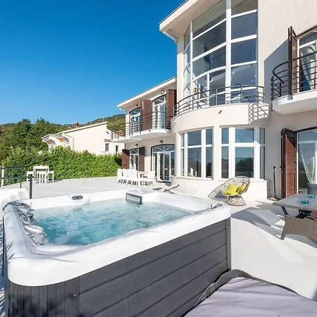 Piano With Stunning View, Heated Outdoor Pool & Gaming 빌라