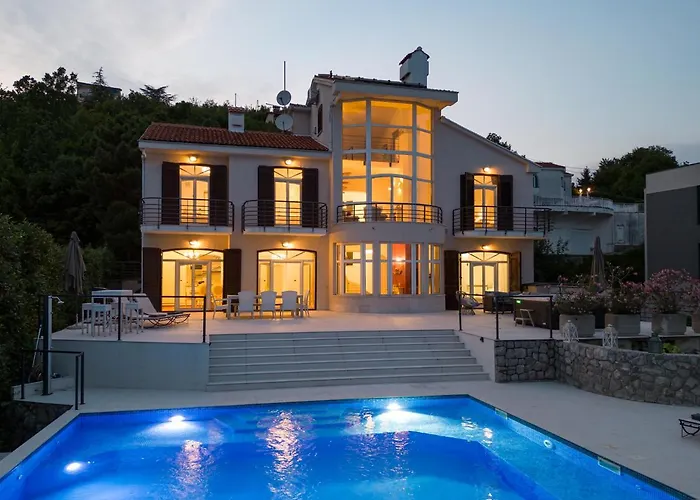 Piano With Stunning View, Heated Outdoor Pool & Gaming Villa